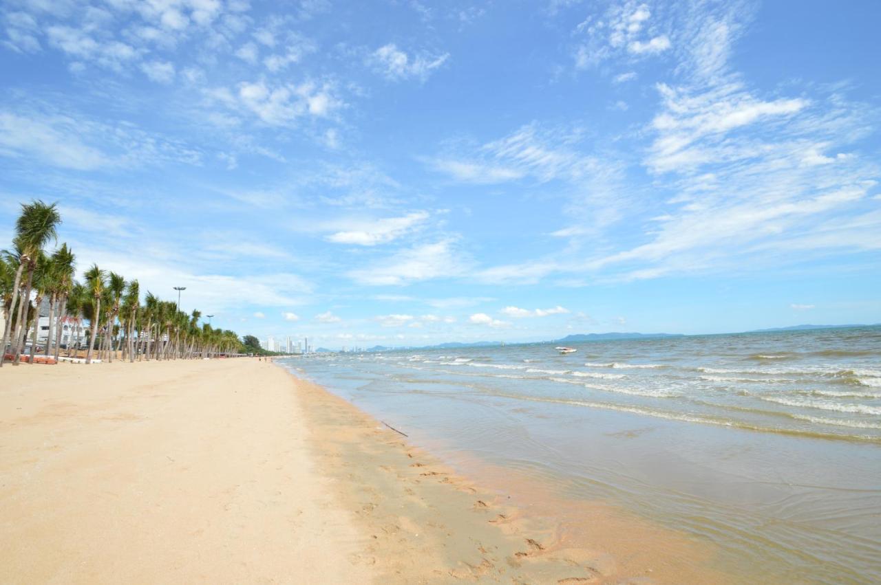 Happy Vikings - Beachfront Hotell Jomtien Beach Exteriör bild