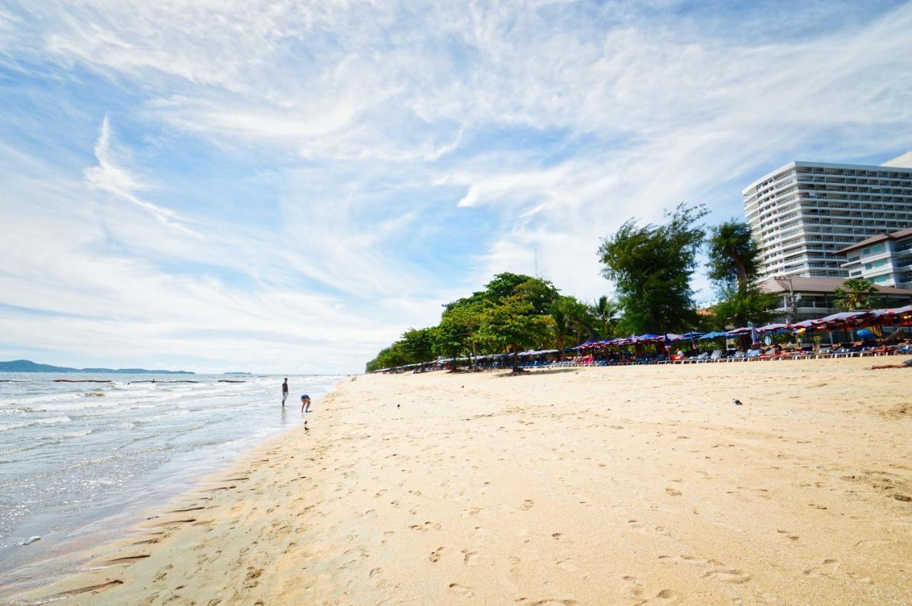 Happy Vikings - Beachfront Hotell Jomtien Beach Exteriör bild